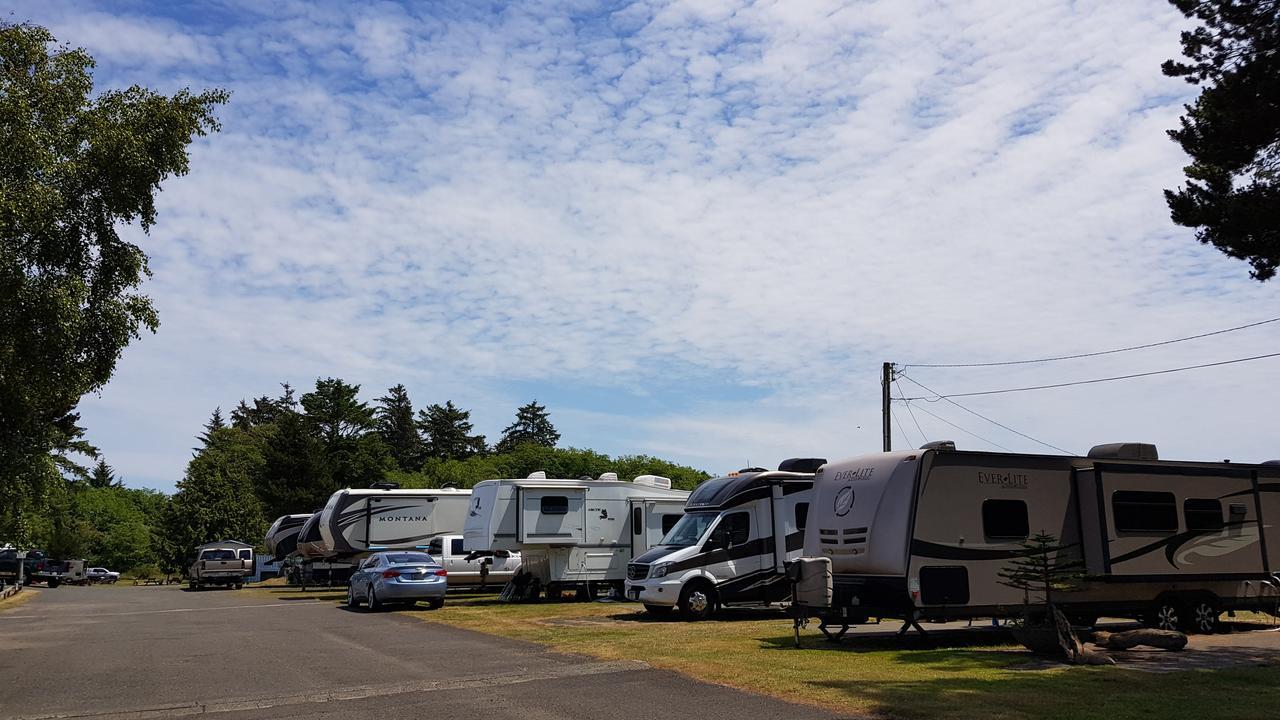 Westport Rv Park And Motel Exterior photo